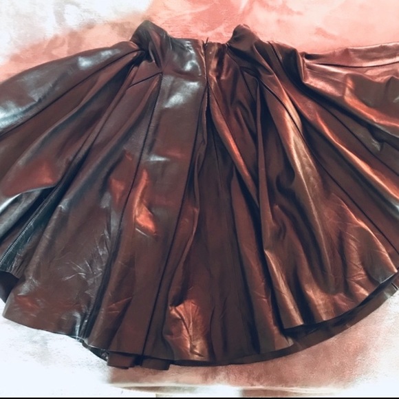 📸 ALEXANDER MCQUEEN Black Leather Skirt 📸 - Picture 7 of 7